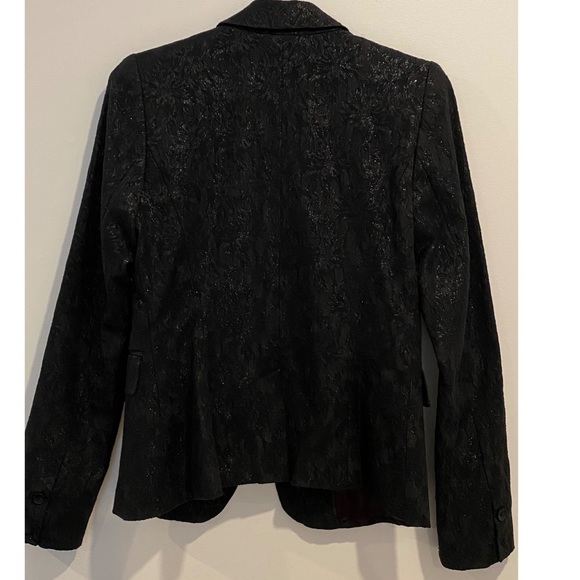 RW&Co Black floral shimmery blazer - Picture 2 of 4
